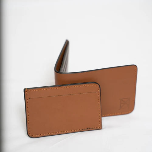 Premium Dollar-Size Wallet with Magnetic Closure by   BM7
